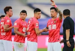 深夜22点！广东媒体曝出争议信息：中国足球遭质